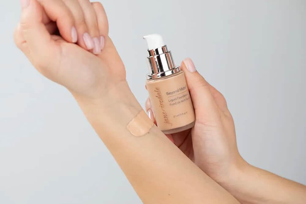 Jak dobrać podkład do cery? Sprawdź nasz poradnik krok po kroku