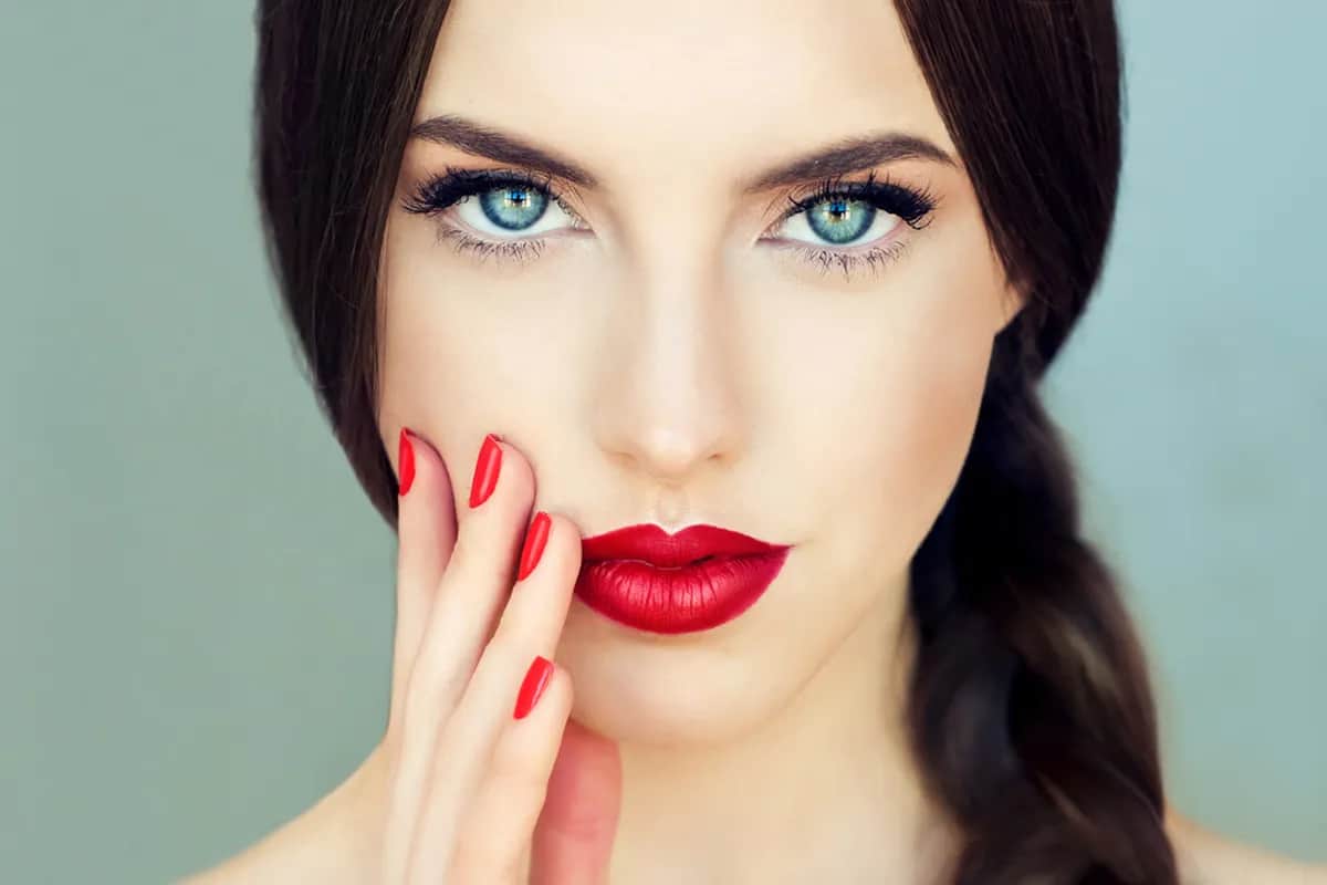 Odmładzające kolory szminek: Jak wybrać idealny odcień?