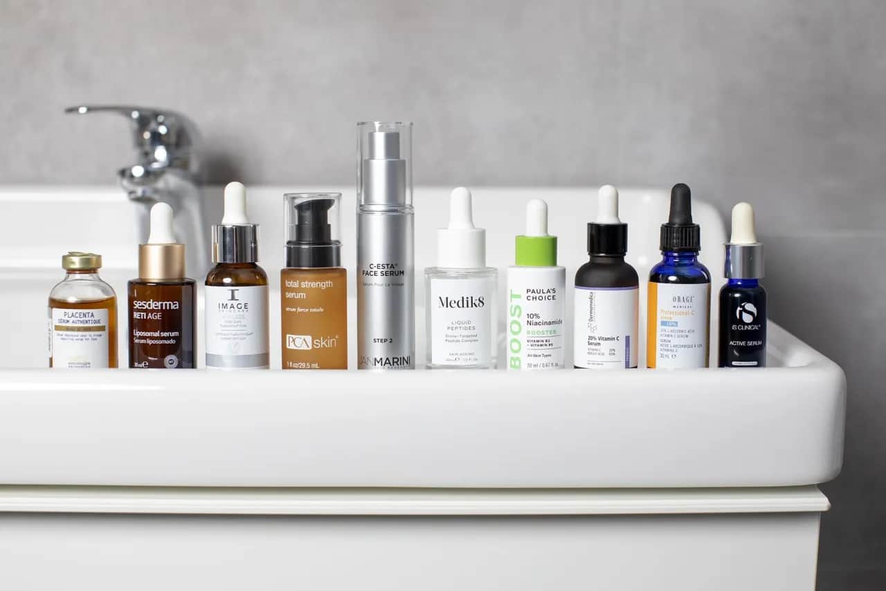 Najlepsze serum do cery mieszanej: Składniki, ranking i porady