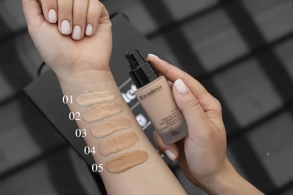 Podkład do cery trądzikowej: Jaki wybrać i jak stosować?