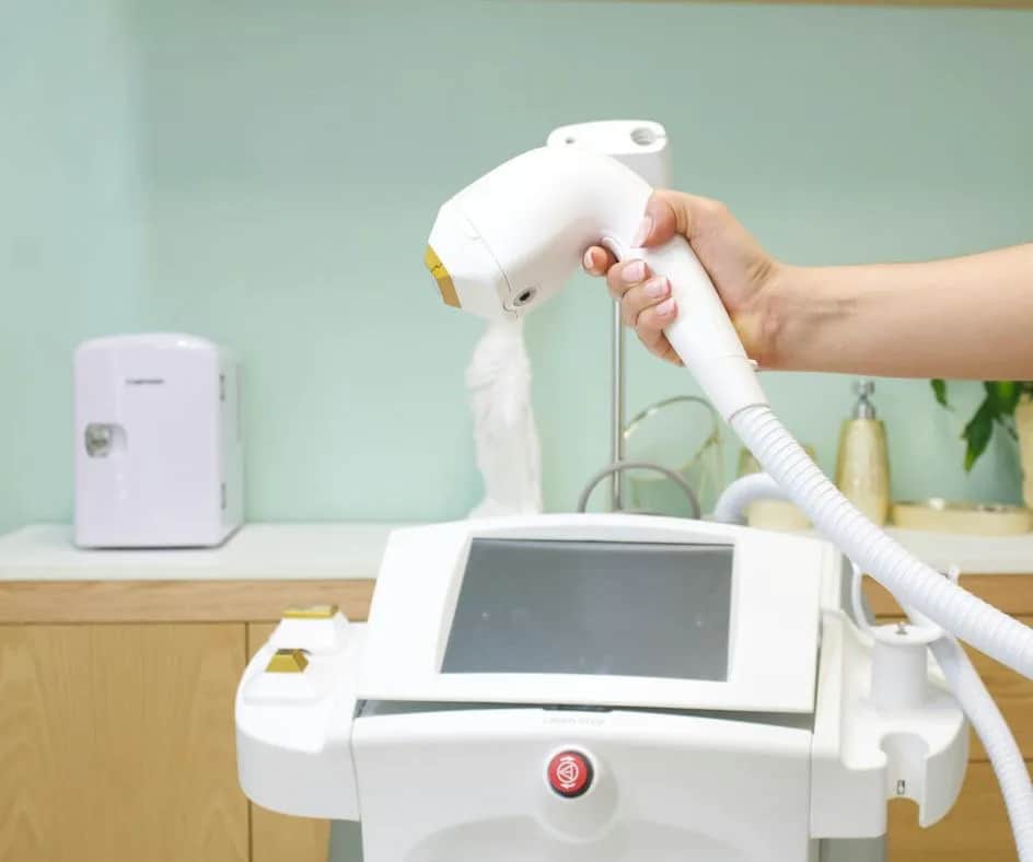 Jak działa depilacja laserowa? Poznaj mechanizm i sekrety skuteczności